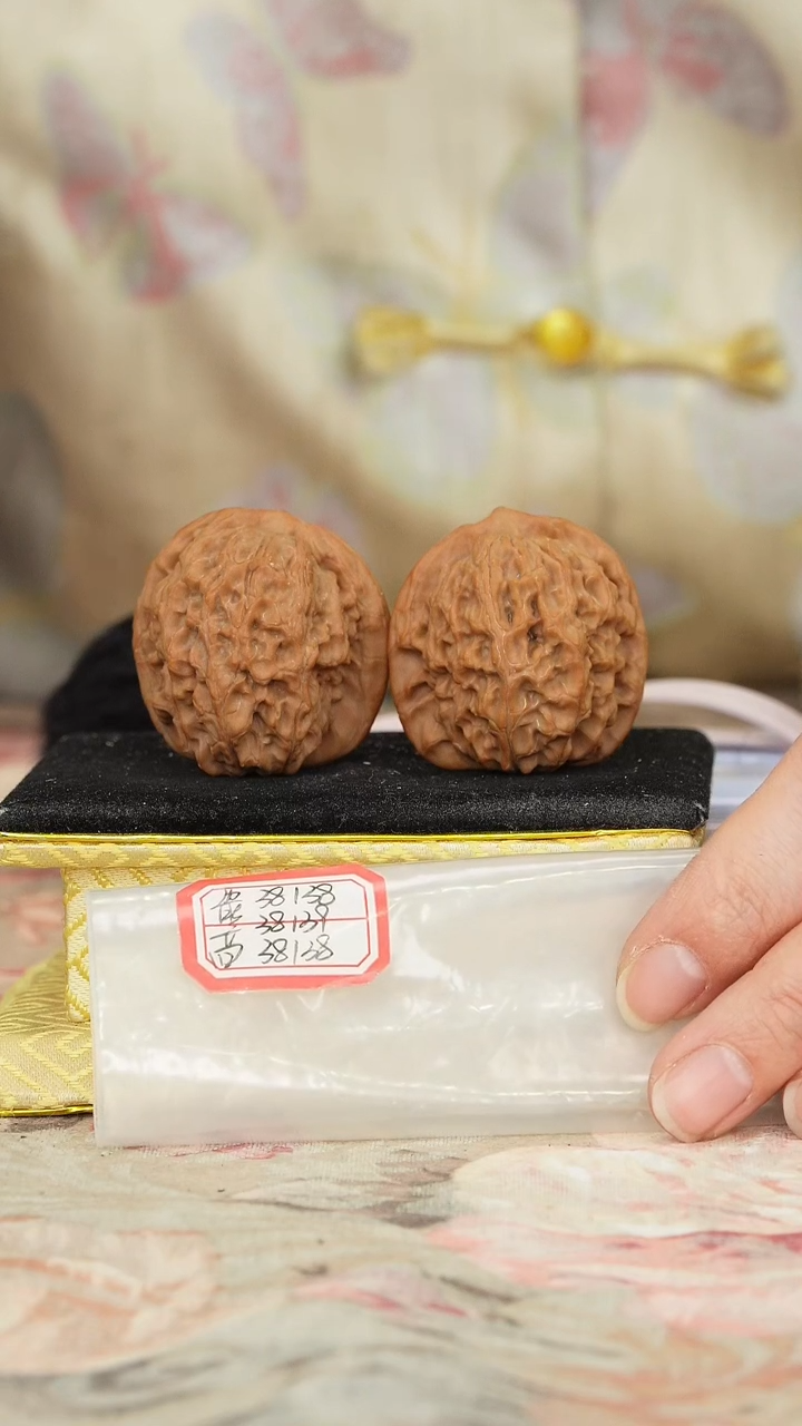 【闪购商品】文玩核桃把件非嫁接马老四