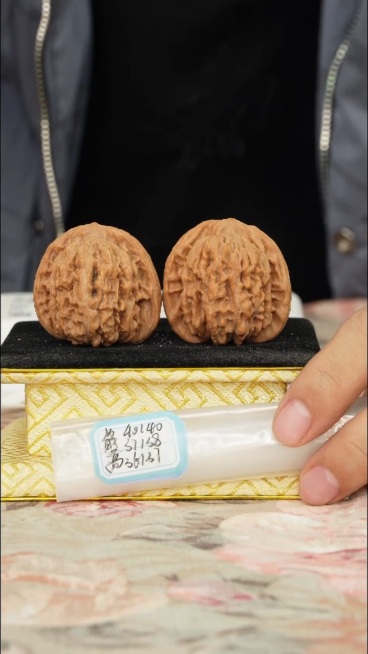 【闪购商品】文玩核桃把件平谷四座楼