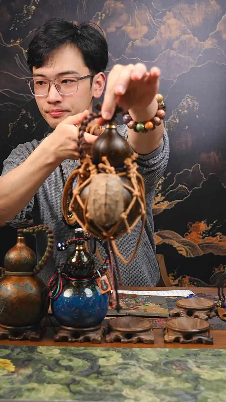 【闪购商品】RP124大漆酒葫芦不包手串及旋转底座