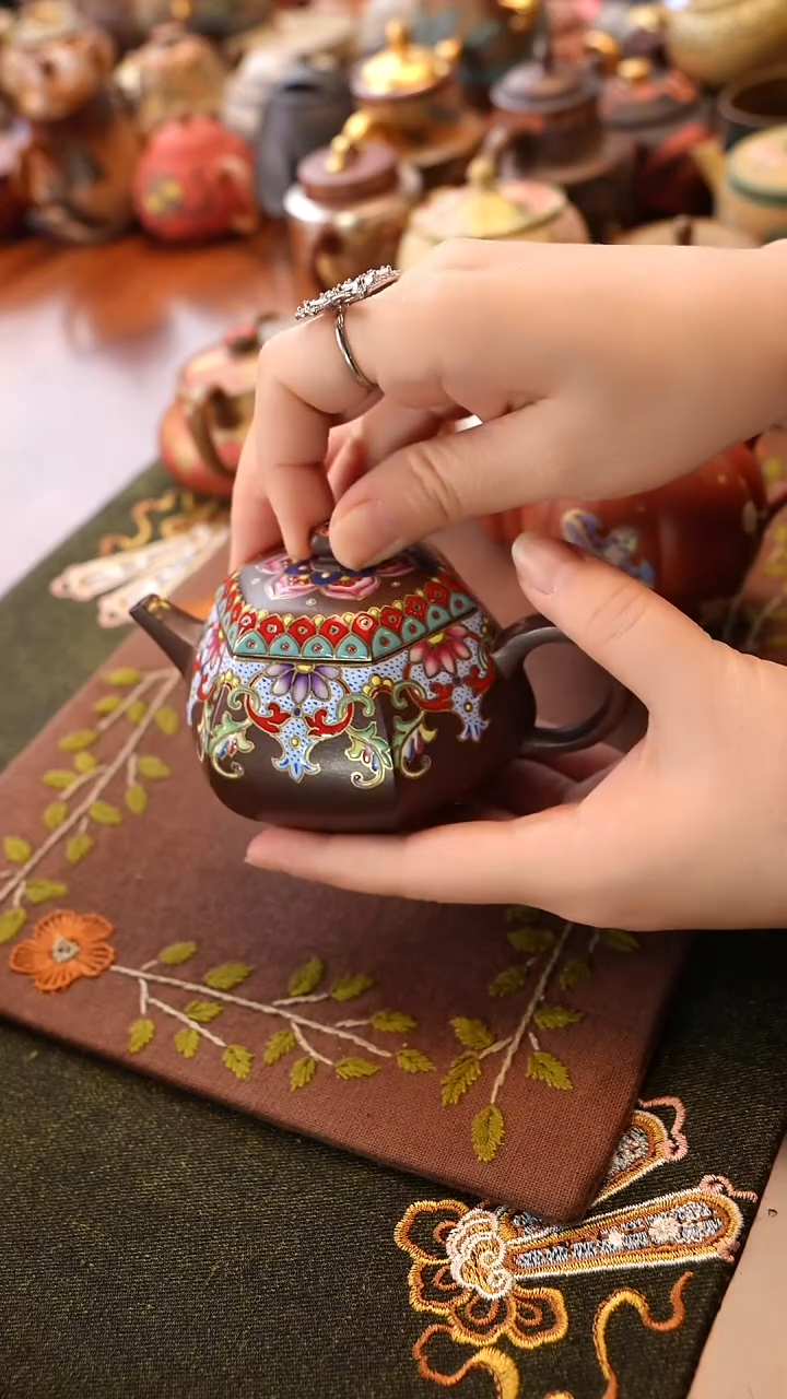 茶壶紫砂底槽清六方珐琅文旦