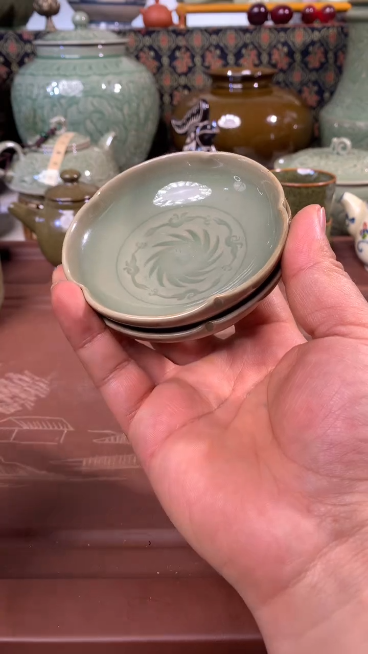 耀州窑微瑕划痕花口普洱杯