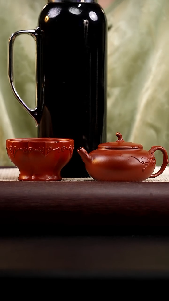 茶壶紫砂朱泥贴叶矮茄瓜