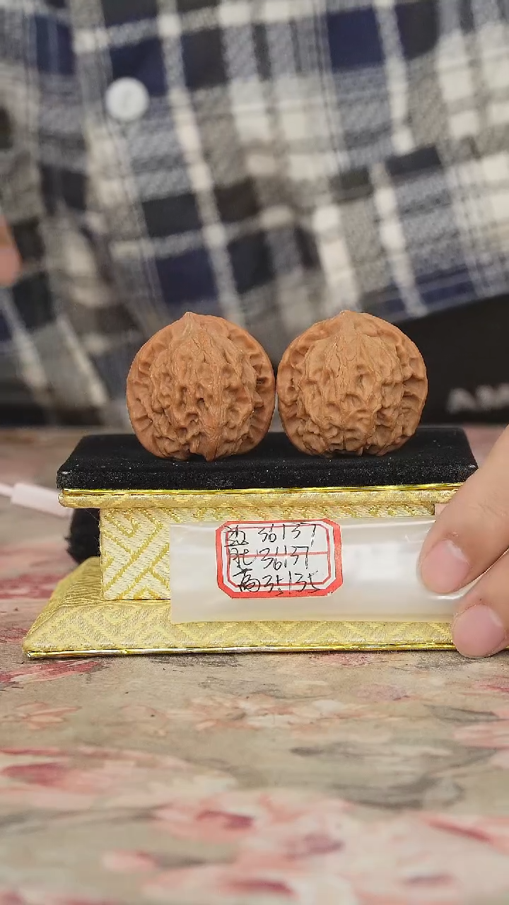 文玩核桃把件非嫁接北京狮子头