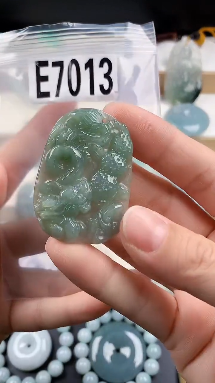 颈饰未镶嵌翡翠天然翡翠吊坠挂件