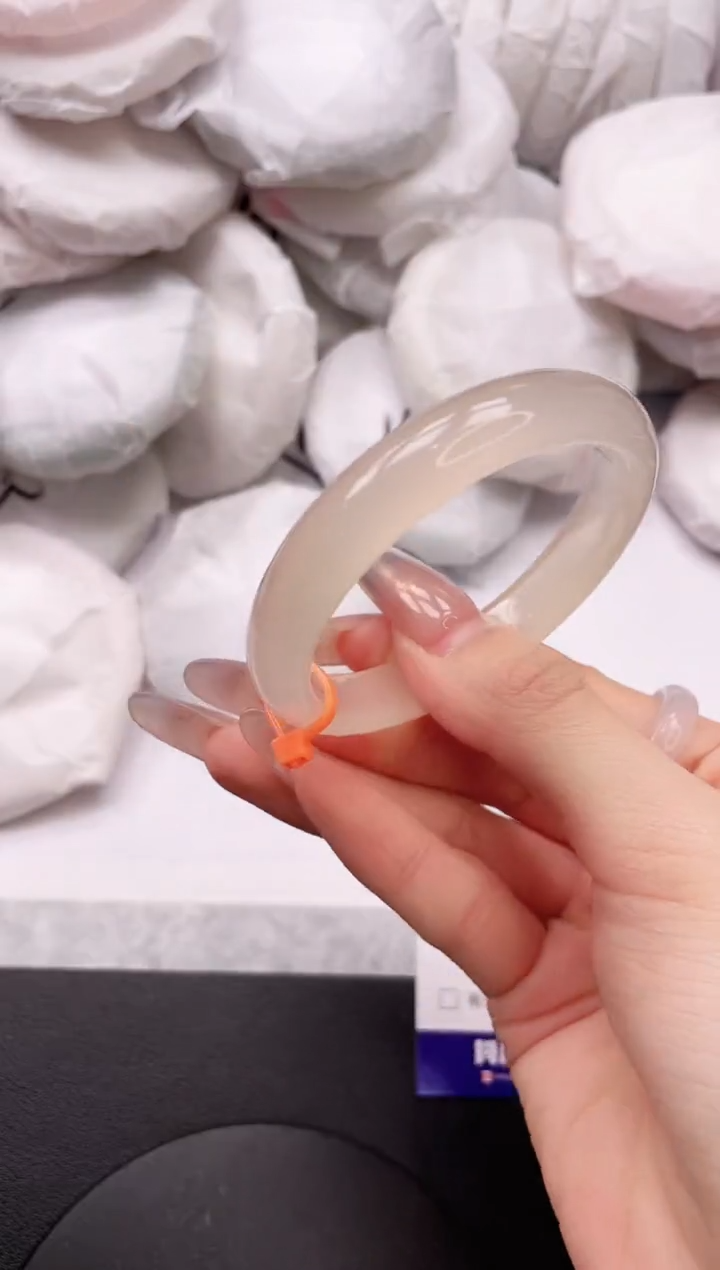 【闪购商品】石英质玉手镯未镶嵌1K525-53