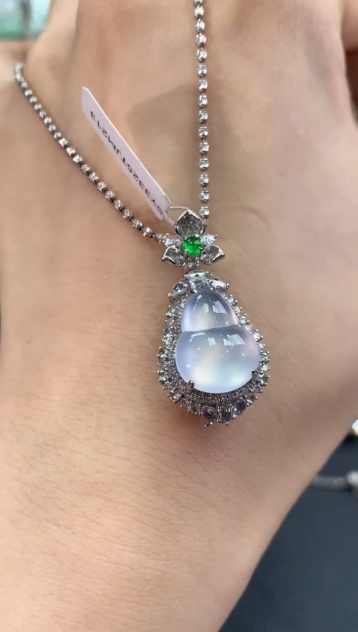【闪购商品】翡翠吊坠(不含链)18K金镶嵌C106