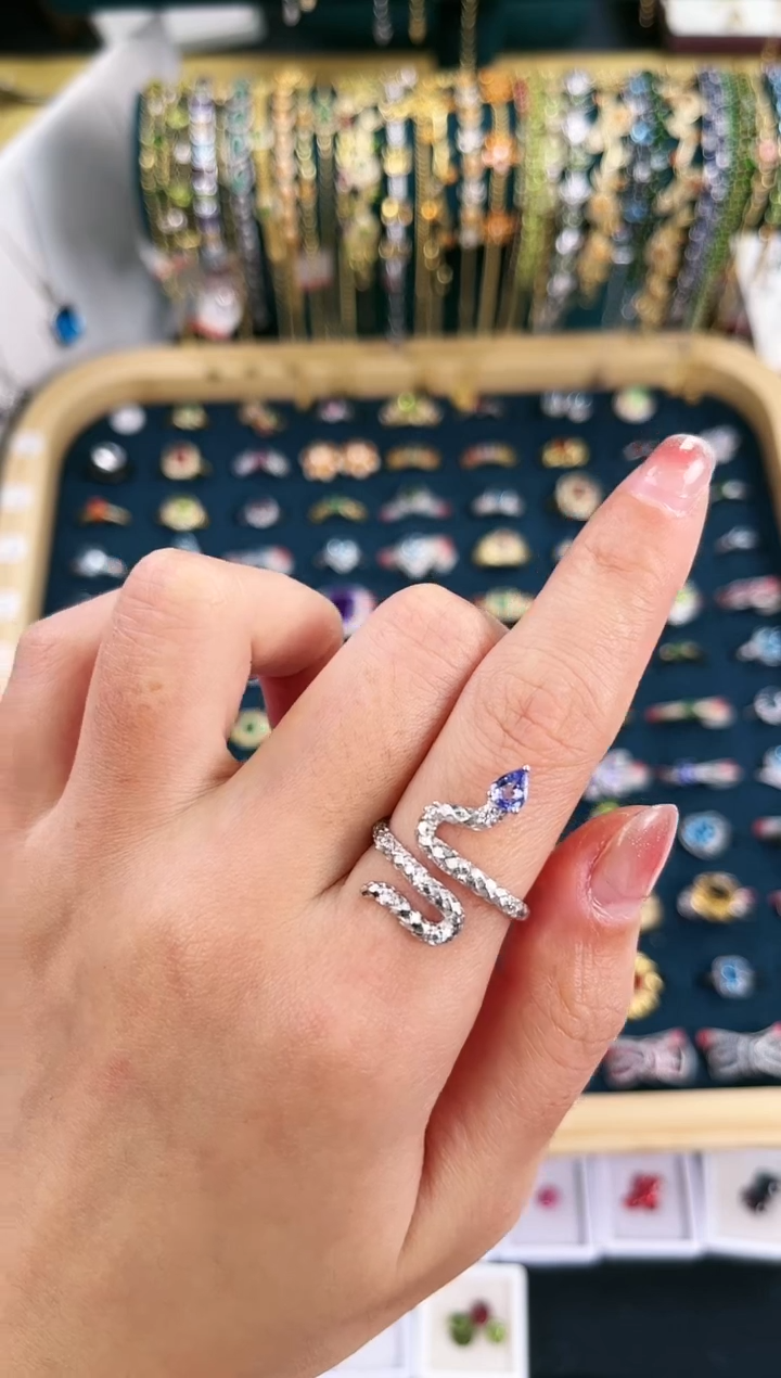 【闪购商品】坦桑石戒指银S925镶嵌Q-004