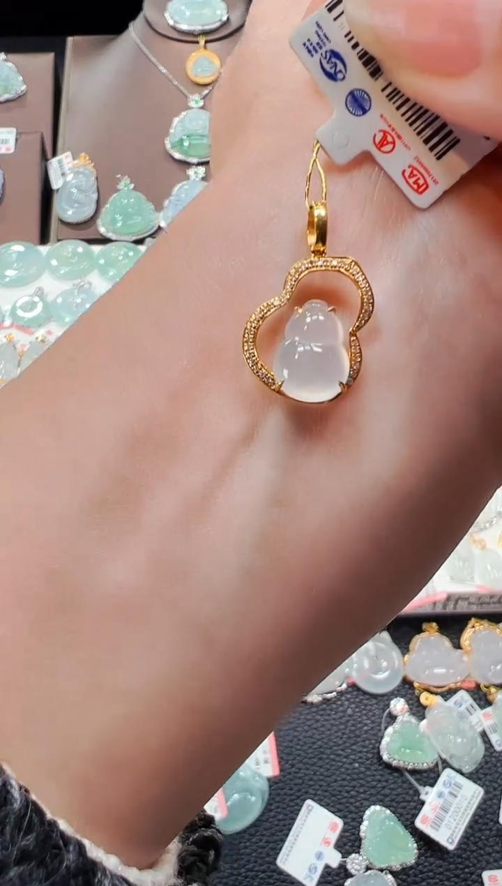 【闪购商品】翡翠吊坠(不含链)18K金镶嵌葫芦吊坠941