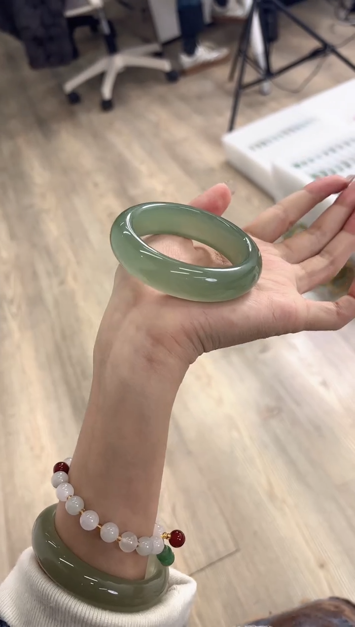 未镶嵌手镯石英质玉11-55D