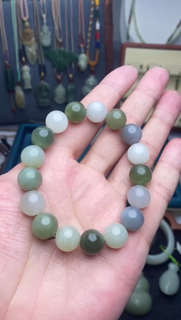 颈饰未镶嵌和田玉1