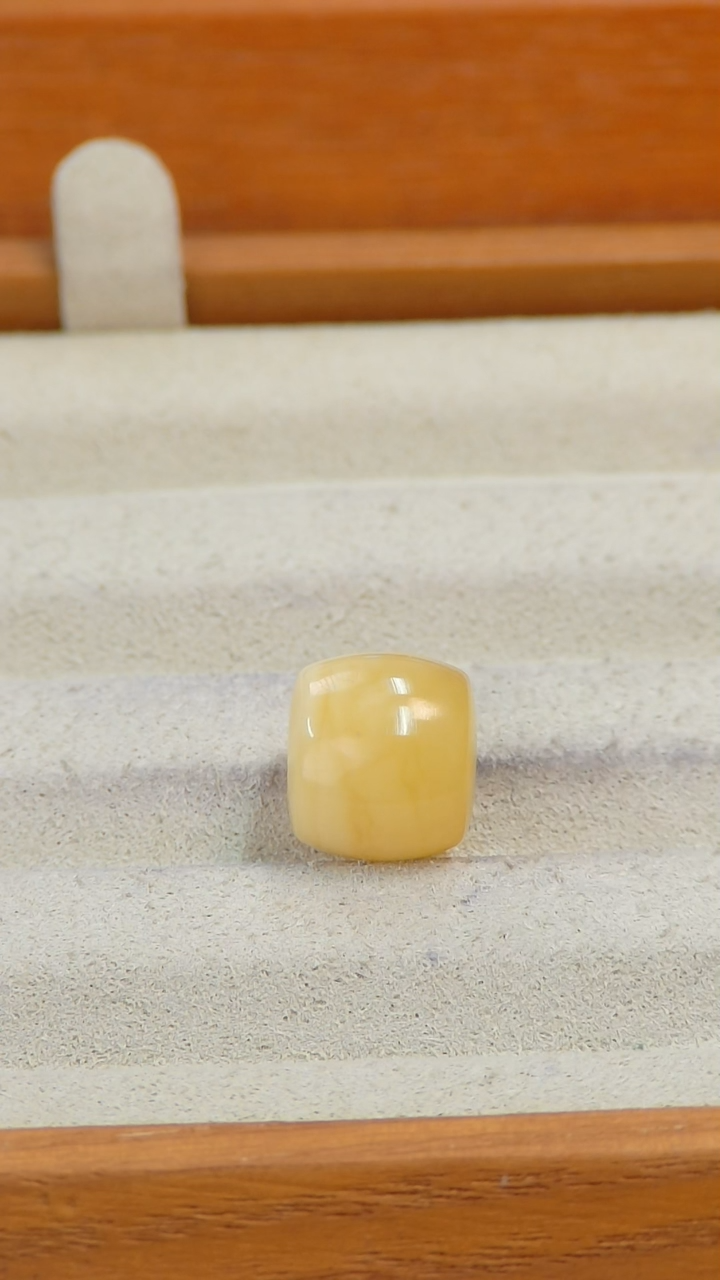 【闪购商品】蜜蜡裸石未镶嵌俄料微瑕12.4*11MM1.184克