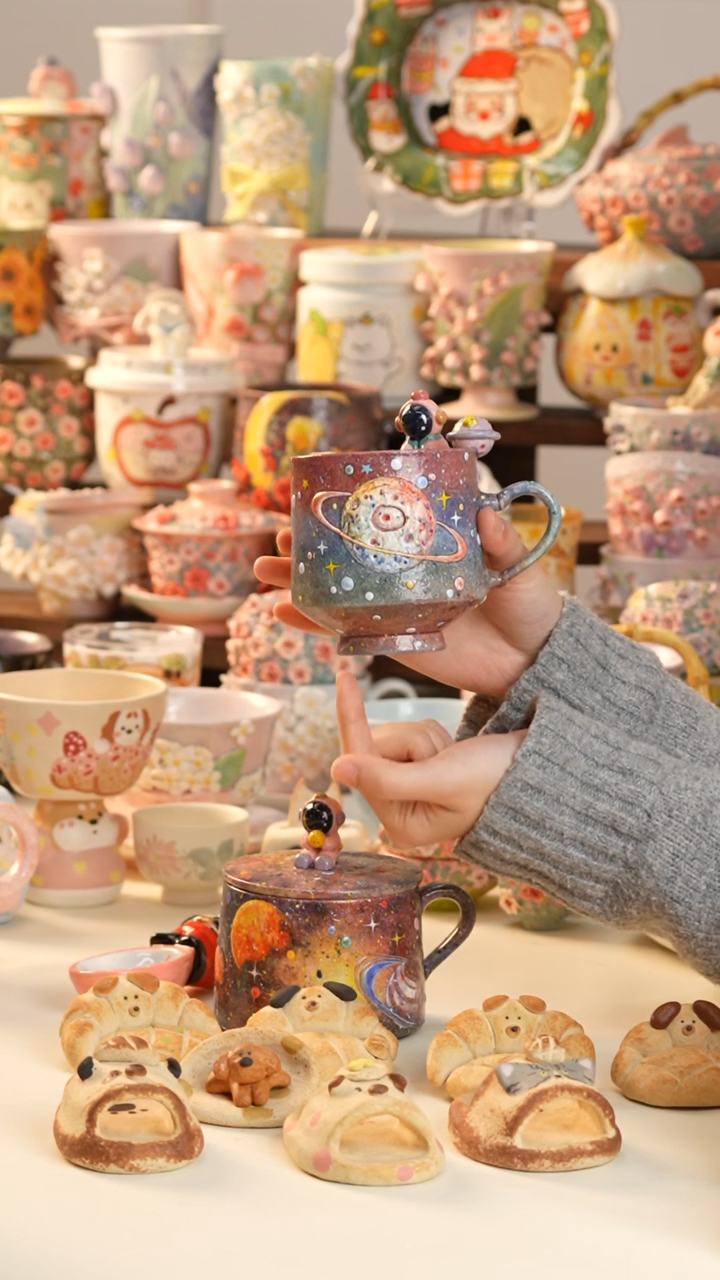 摆件陶景德镇釉下彩手绘设计师款陶瓷