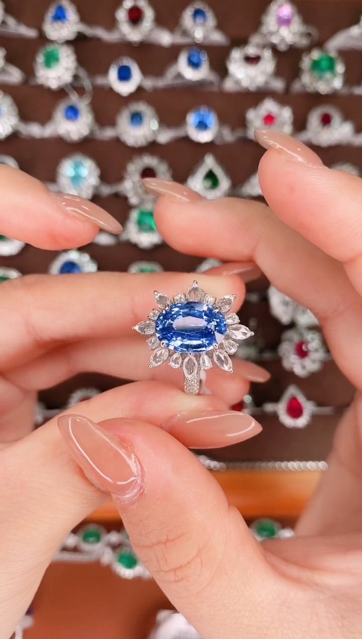 【闪购商品】蓝宝石18K金戒指18K金镶嵌4.06克拉