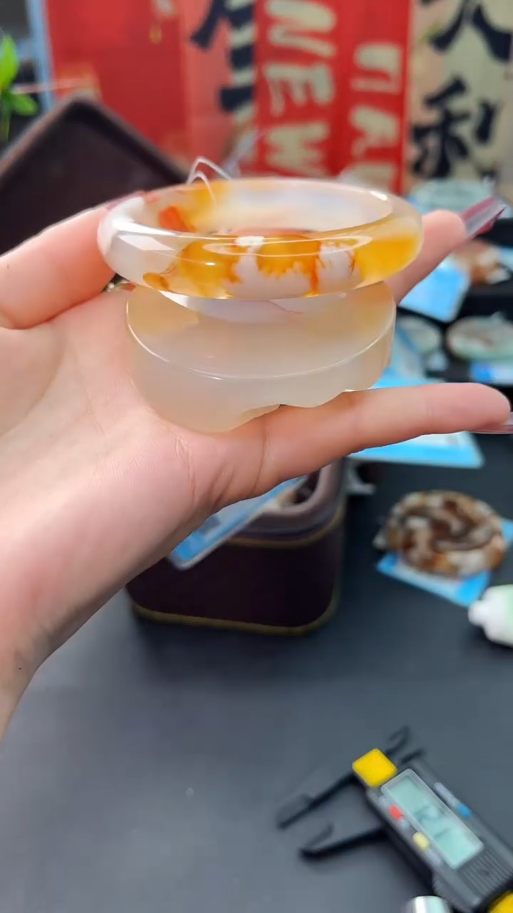 【闪购商品】石英质玉手镯未镶嵌赠送镯心（58圈口）