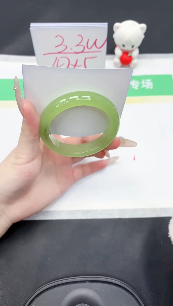 【闪购商品】石英质玉手镯未镶嵌127-59.2