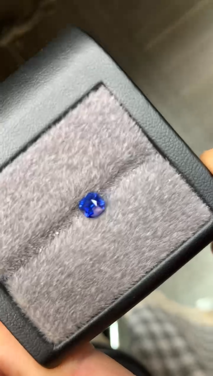 【闪购商品】定制蓝宝石裸石未镶嵌1.22ct 兰卡无烧蓝宝石