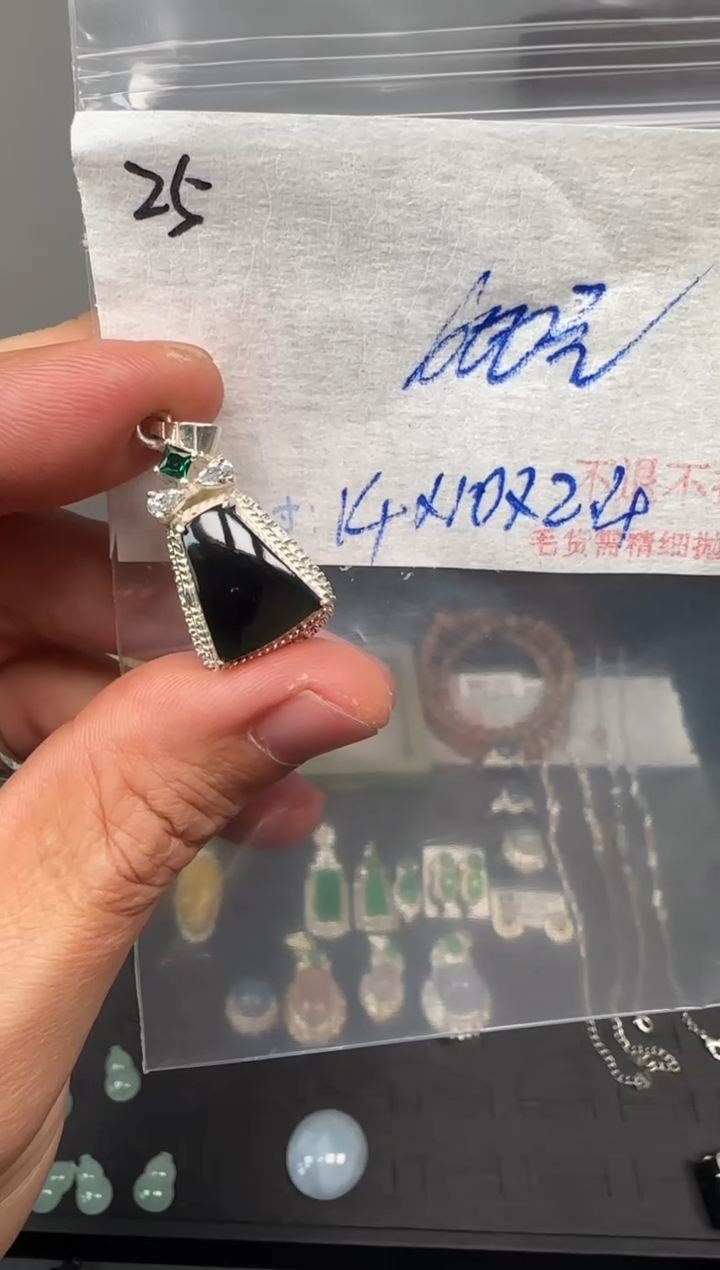 定制翡翠未镶嵌毛货需精细抛光+多样性发1单