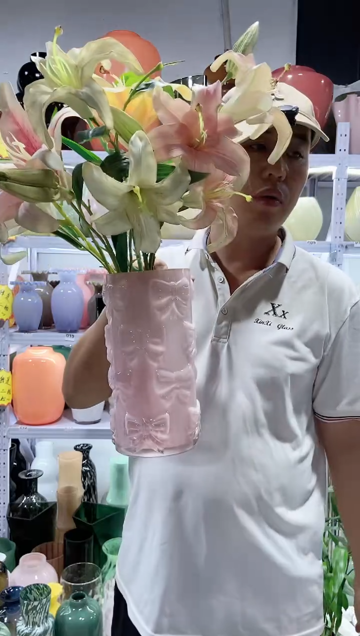 粉色蝴蝶结花瓶.