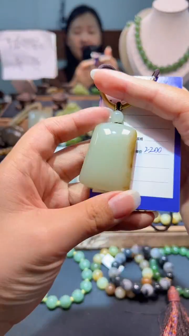 颈饰未镶嵌和田玉1