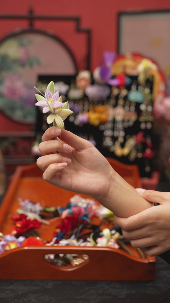 刺绣S****y非遗绒花手工饰品