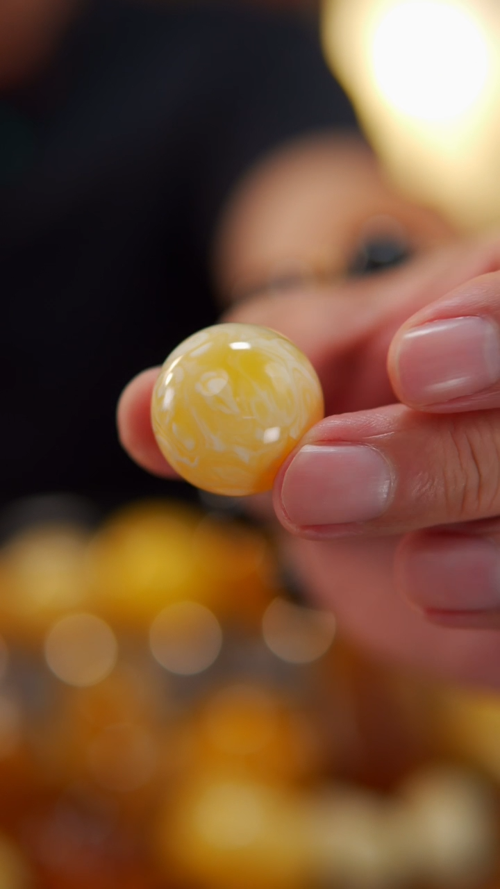 未镶嵌颈饰琥珀8.55瓷白圆珠