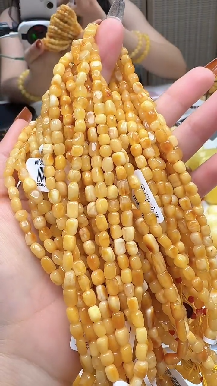 裸石琥珀未镶嵌如图