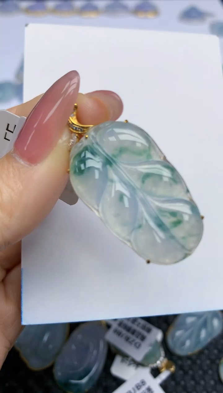 【闪购商品】翡翠挂件18K金镶嵌天然翡翠A货