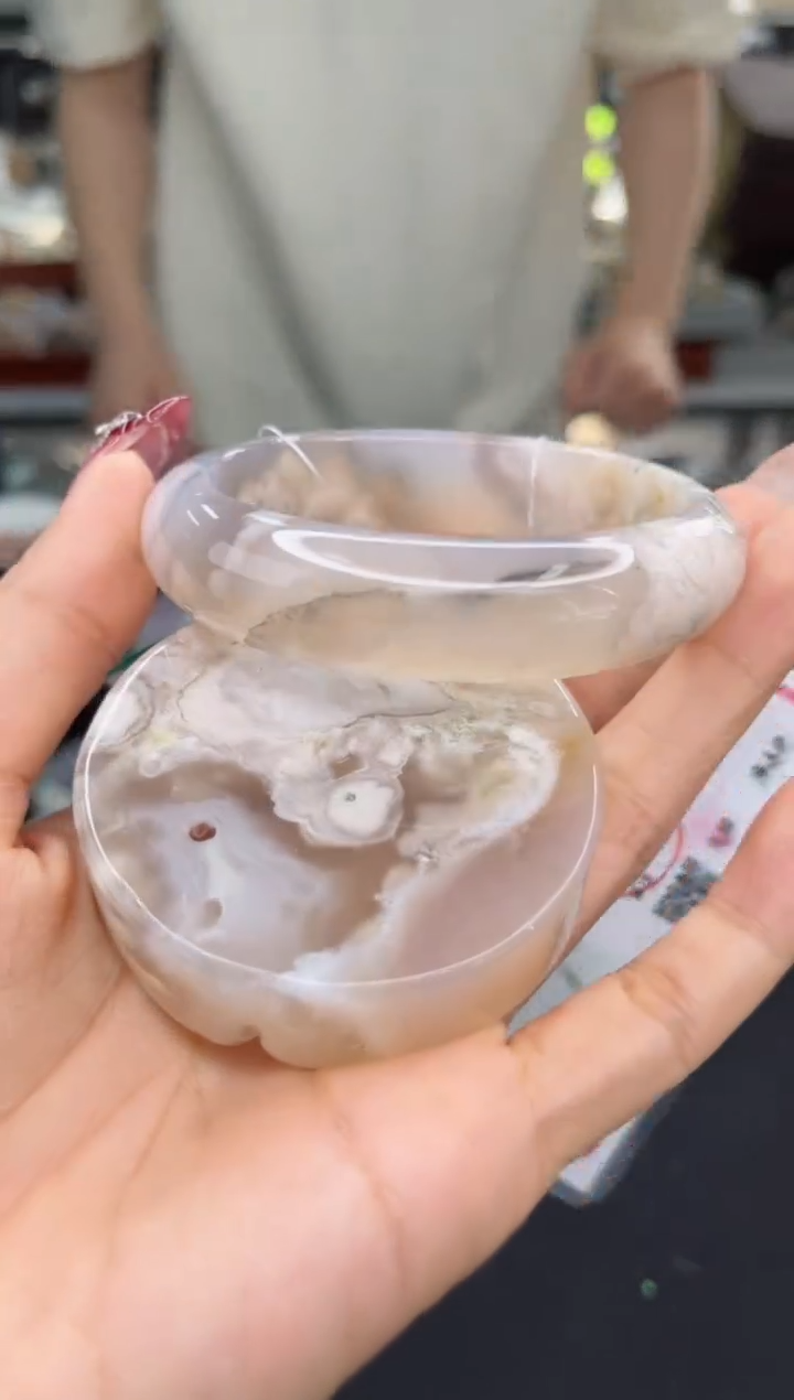 【闪购商品】石英质玉手镯未镶嵌58圈口（赠品镯心）106294