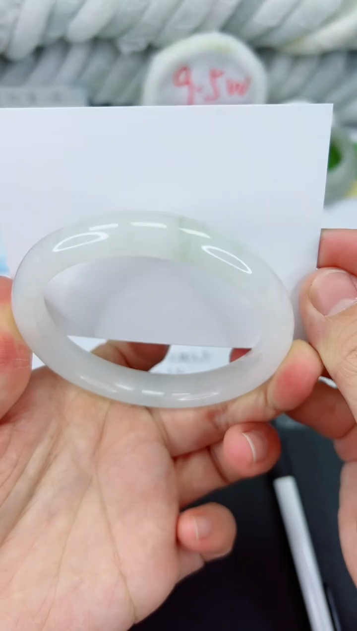 【闪购商品】石英质玉手镯未镶嵌459-63.1