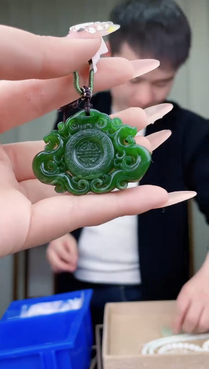 【闪购商品】和田玉挂件未镶嵌拍一发一，多样性发货！