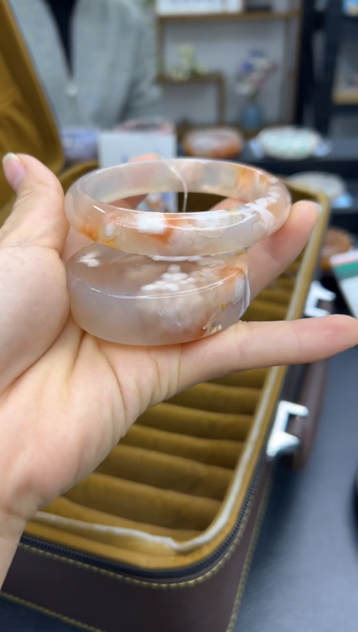 【闪购商品】石英质玉手镯未镶嵌A186(60圈赠送镯心)