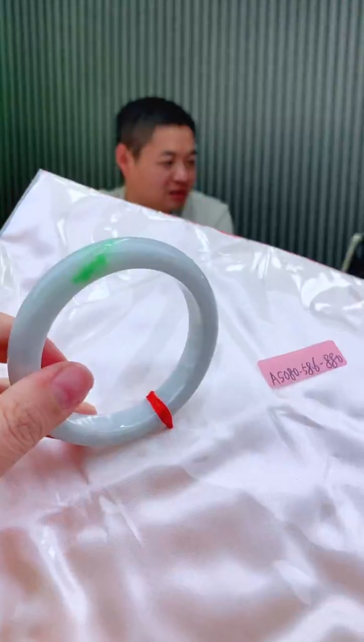 未镶嵌手镯翡翠58+