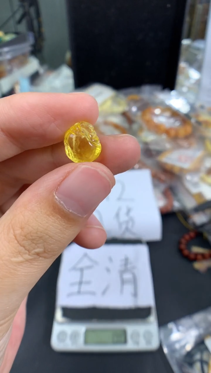 琥珀未镶嵌珠宝奇石1