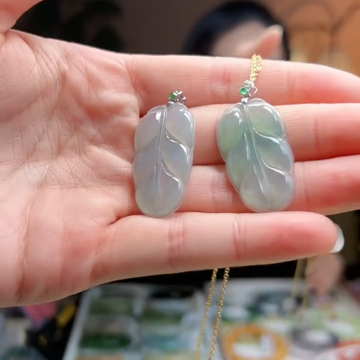 【睿泽鉴宝】18K翡翠树叶吊坠多样发一32*19*3.5mm ZY3826-QC