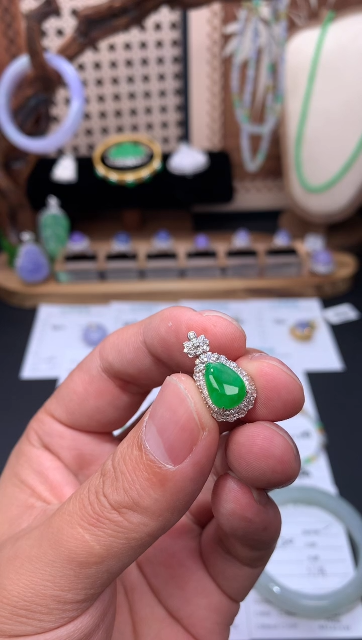 18K金镶嵌定制翡翠48小时鉴赏期 退货不扣服务费