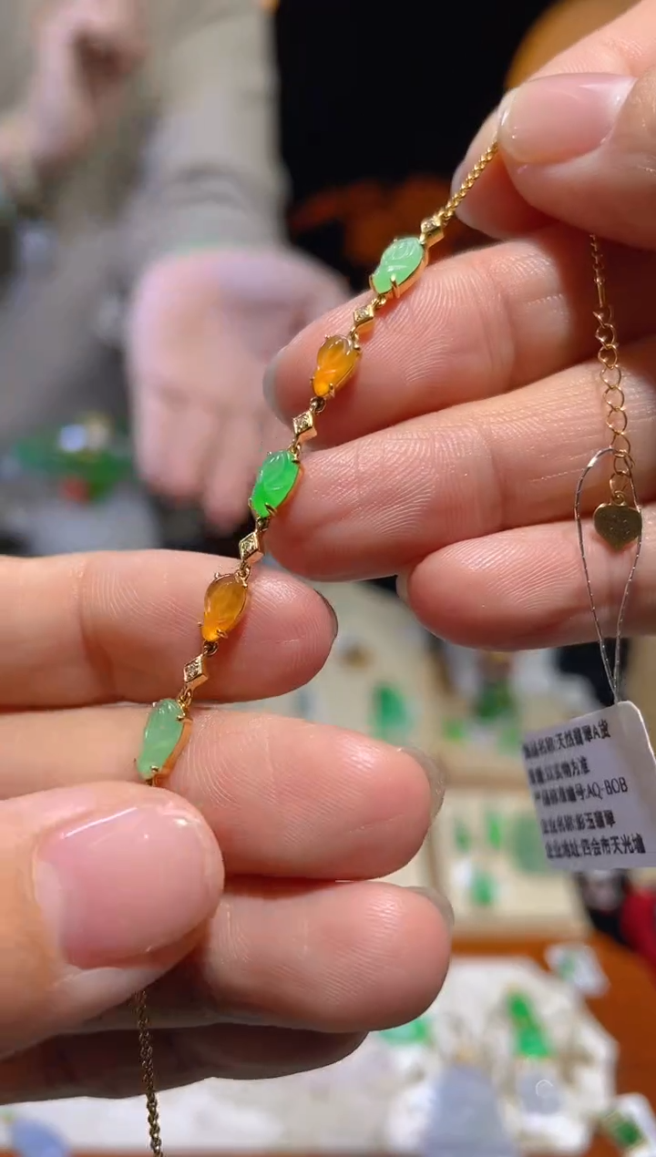 【闪购商品】翡翠颈饰18K金镶嵌假一赔三