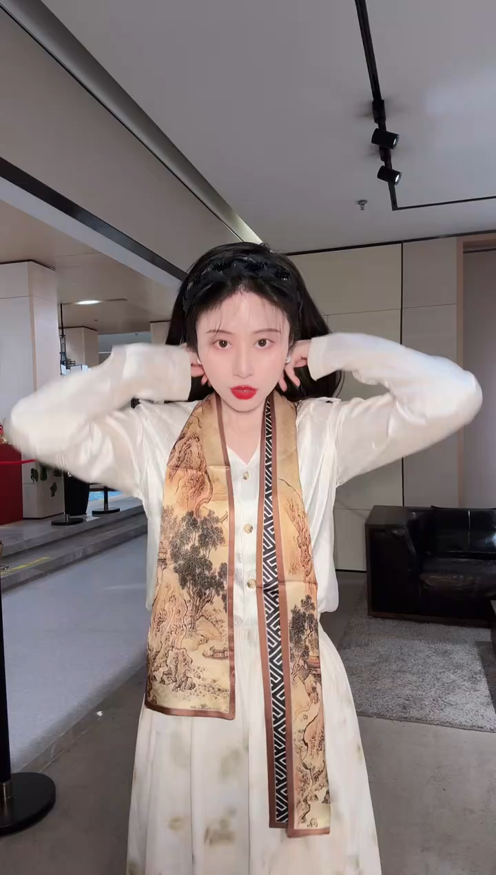 嗯*万山 窄长巾丝巾