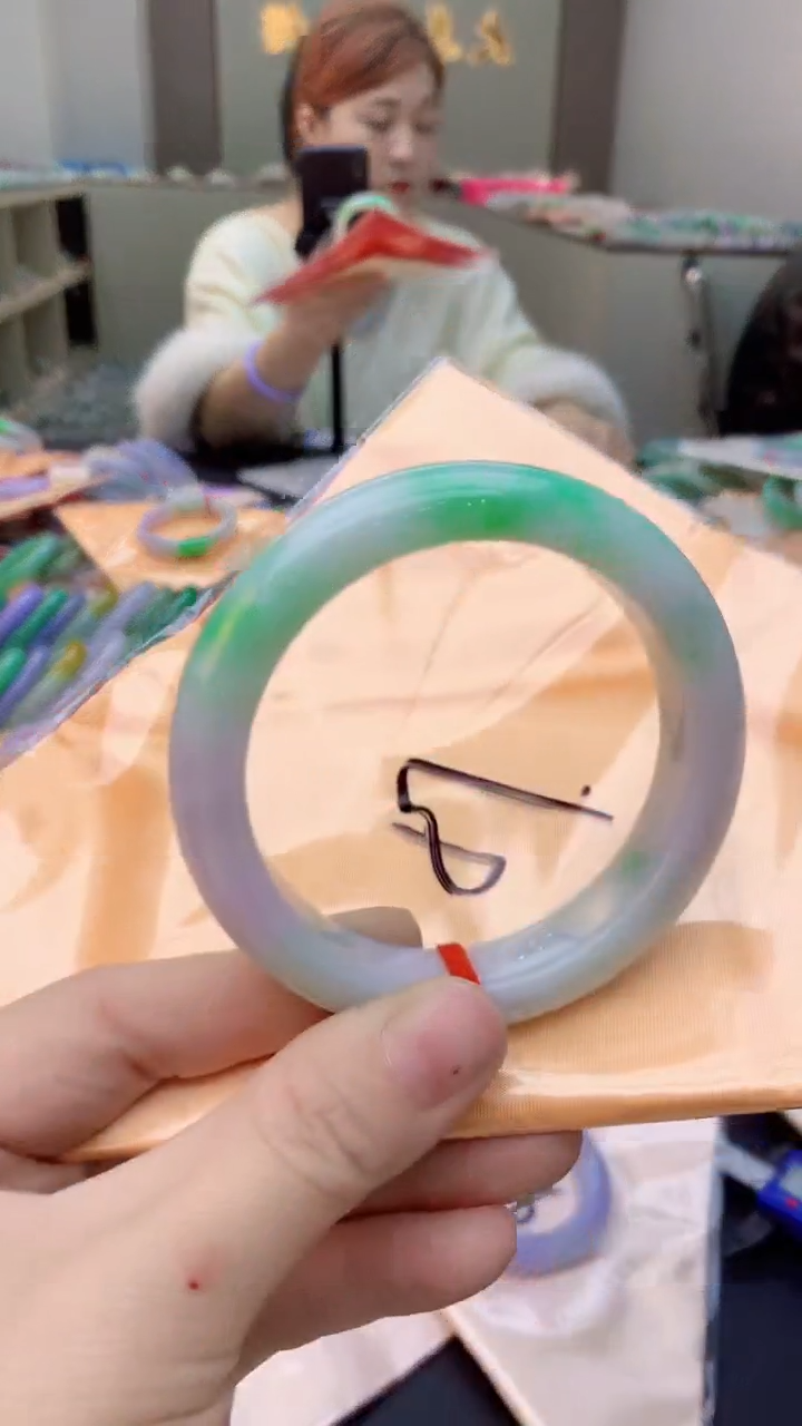 【闪购商品】翡翠手镯未镶嵌0146045698