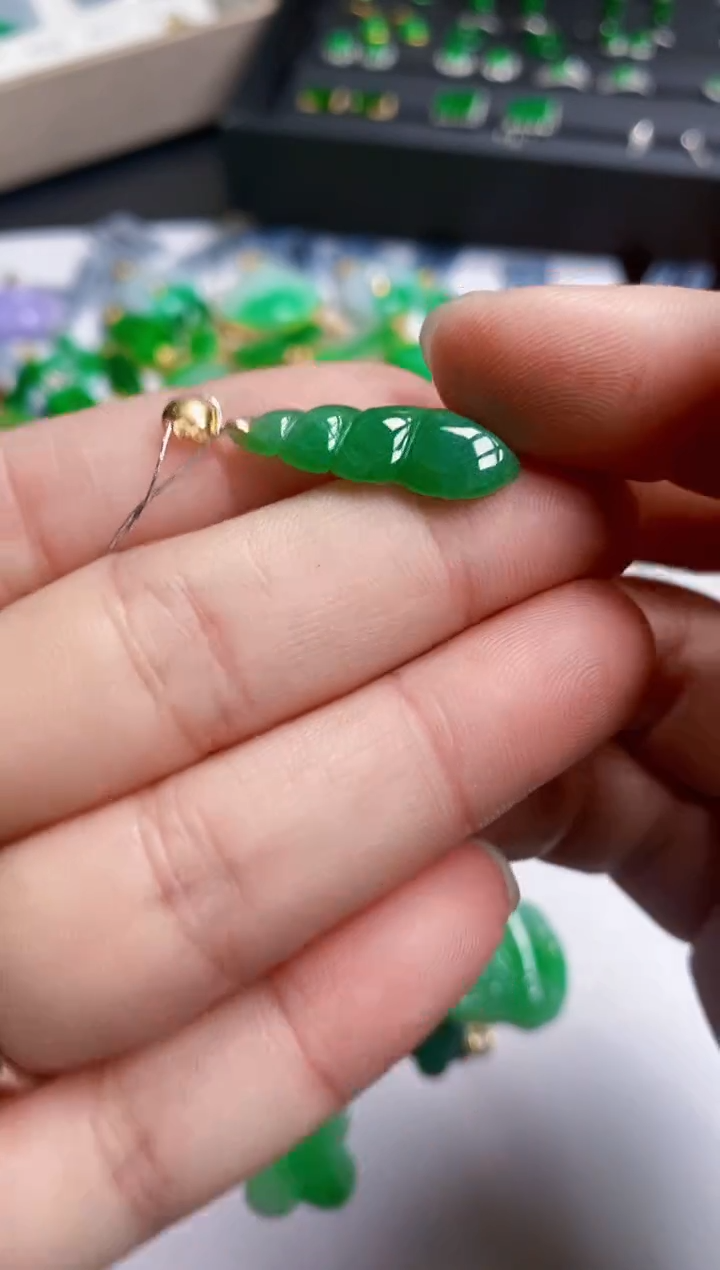 【闪购商品】翡翠颈饰18K金镶嵌吊坠