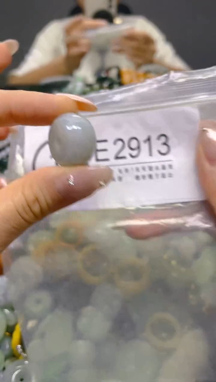 翡翠未镶嵌颈饰/E/翡翠A货,1件也是批发价