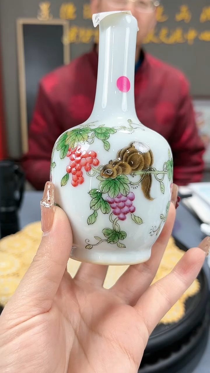 【闪购商品】官窑瓷画院789官窑瓷画院松鼠赏瓶