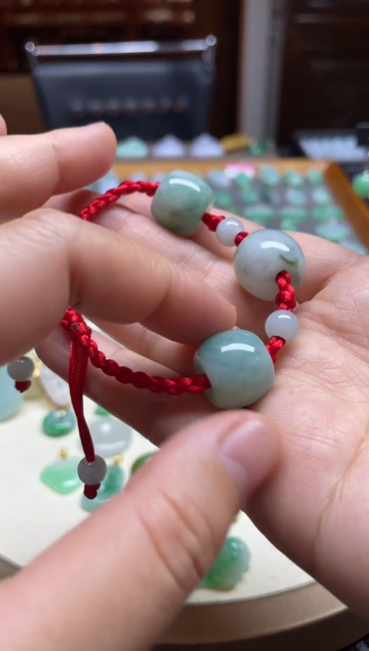 【闪购商品】未镶嵌翡翠手链路路通