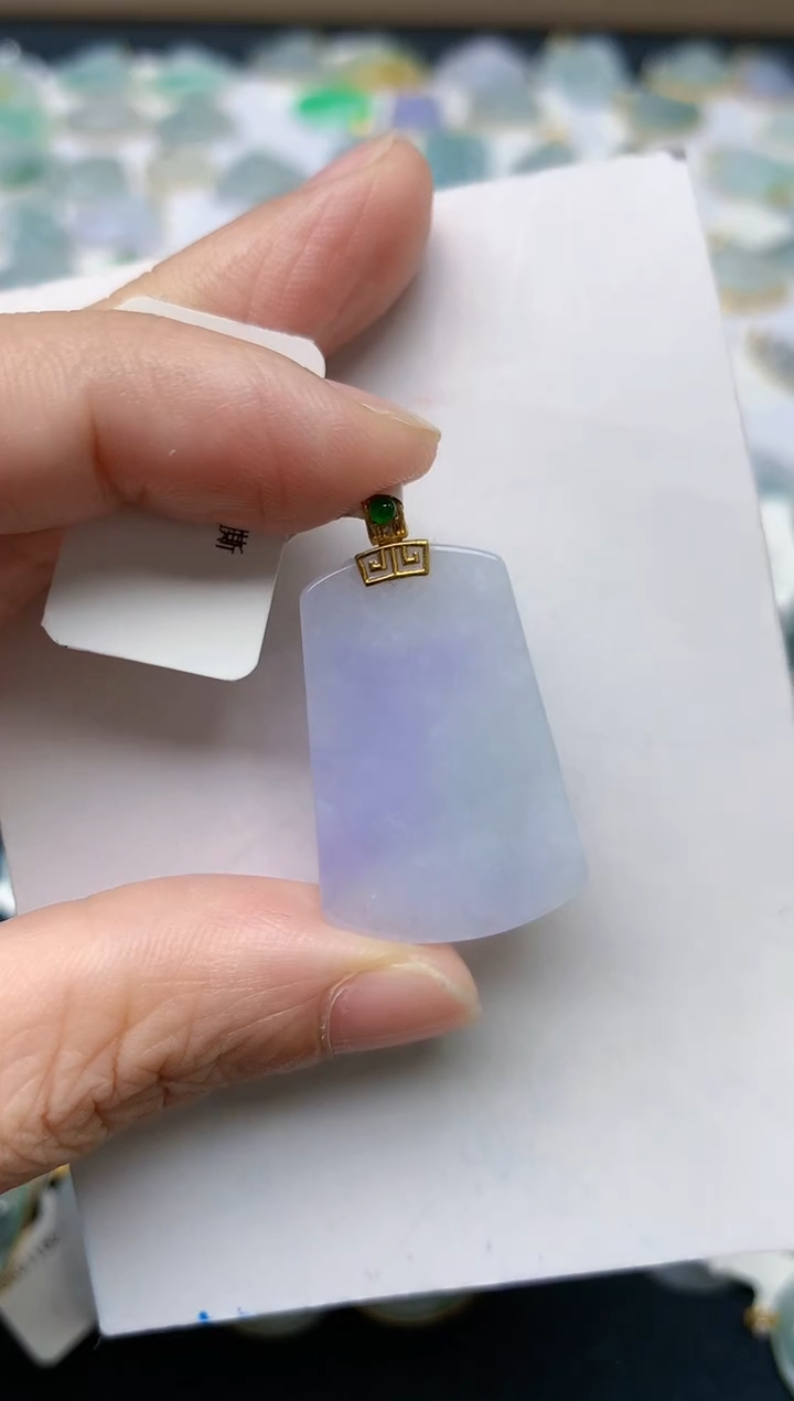 翡翠18K金镶嵌颈饰天然缅甸A货翡翠