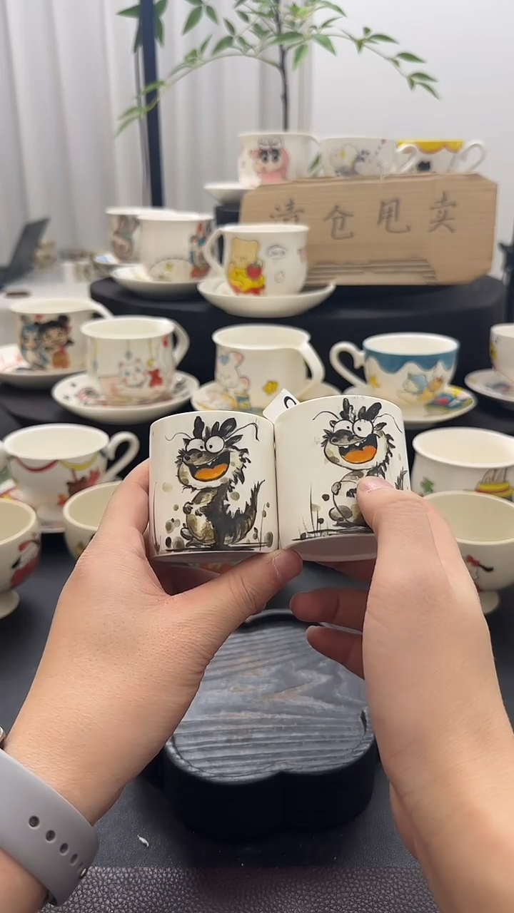 纯手工?****?纯手工绘制陶瓷杯