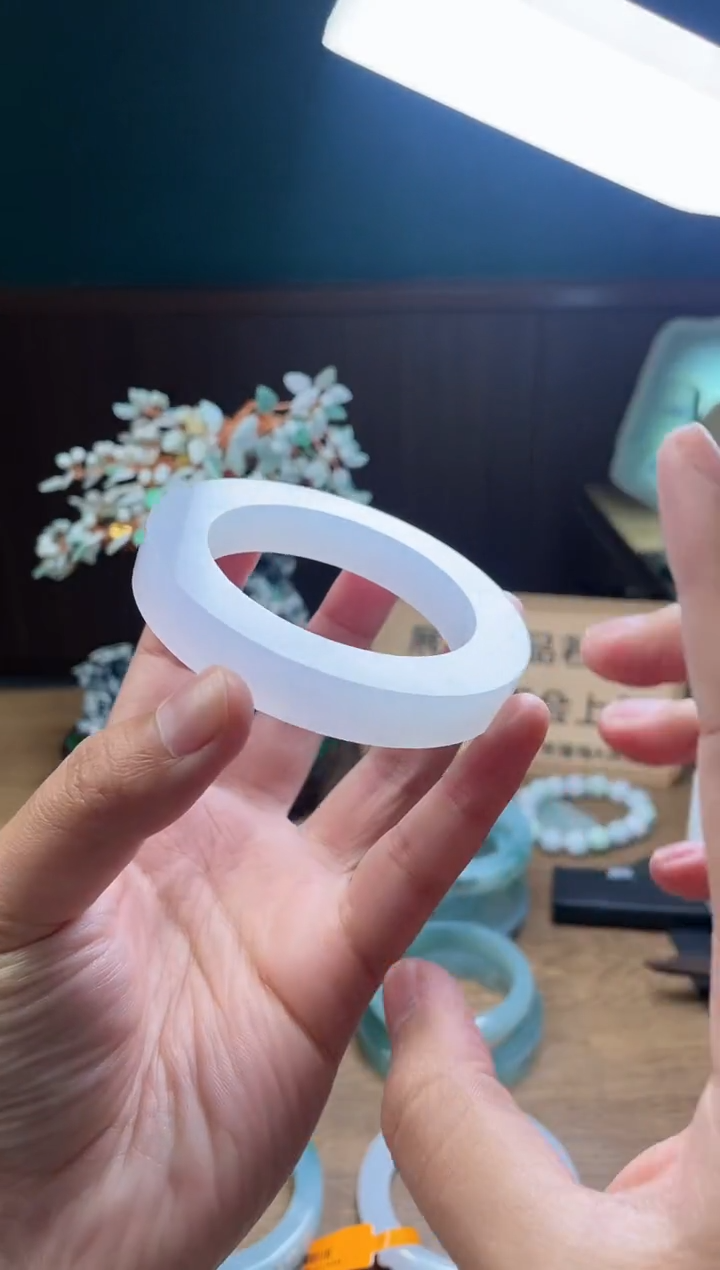 【闪购商品】定制翡翠手镯未镶嵌定制