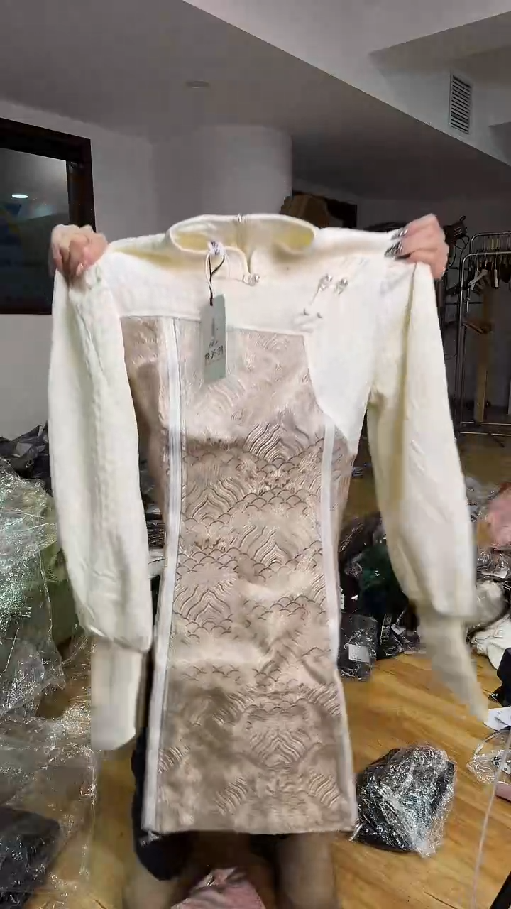 L码        105-115斤  卫衣裙