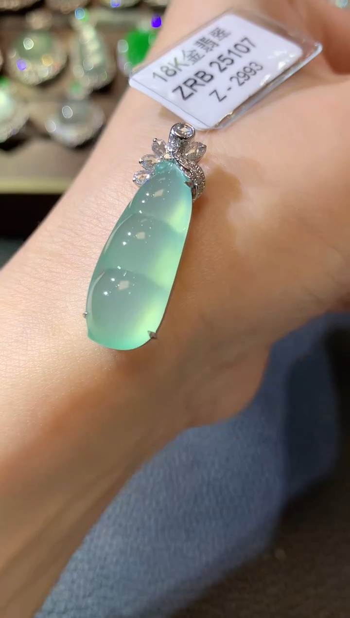 【闪购商品】翡翠吊坠(不含链)18K金镶嵌D67紫货有一定色差