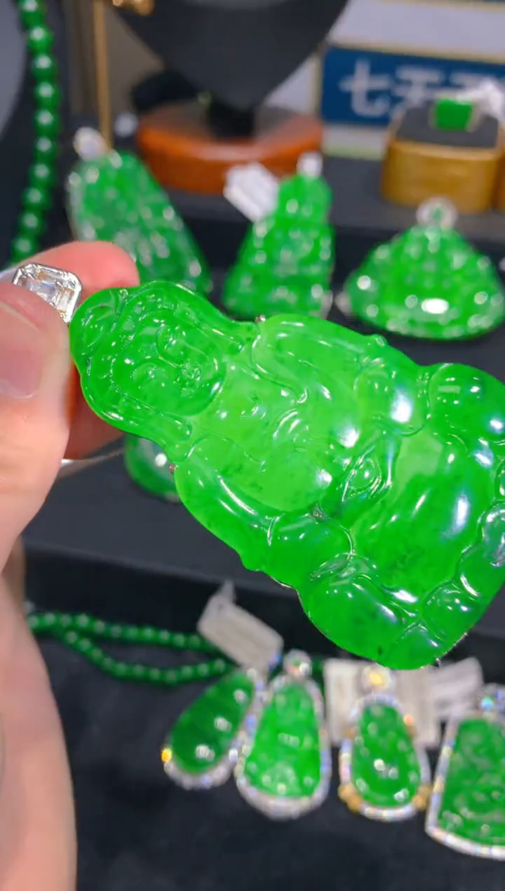 【闪购商品】翡翠颈饰银S925镶嵌38一季