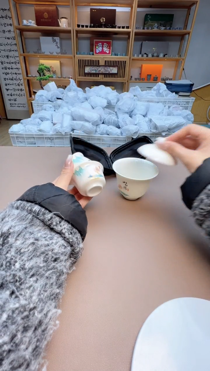 【闪购商品】摆件瓷制品S1111111111111