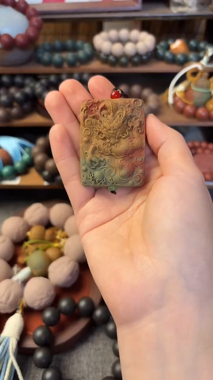 泥塑敦煌龙牌一个